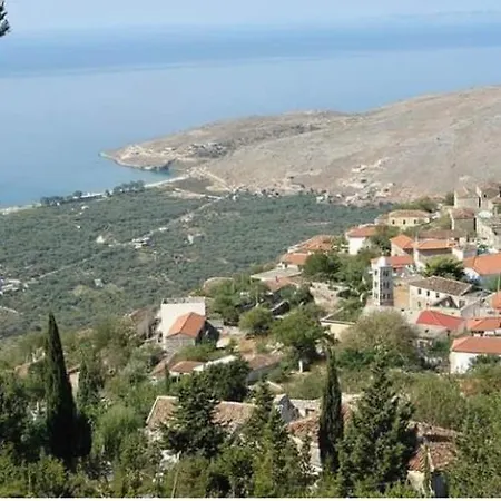 Aparthotel Sezar's Qeparo