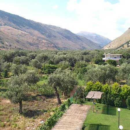 Aparthotel Sezar's *