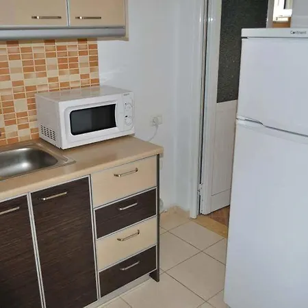 Sezar's Aparthotel Qeparo